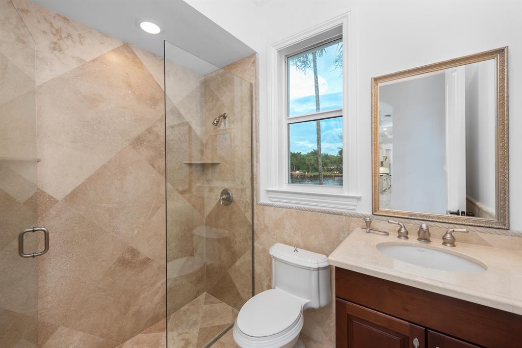 HARBOUR POINT MARINA - Residential