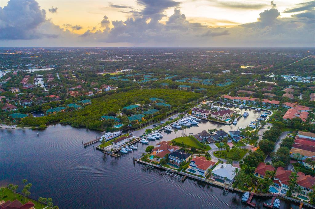 HARBOUR POINT MARINA - Residential
