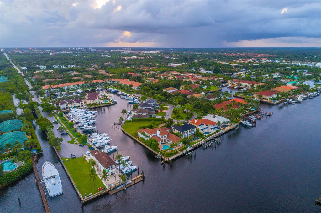 HARBOUR POINT MARINA - Residential