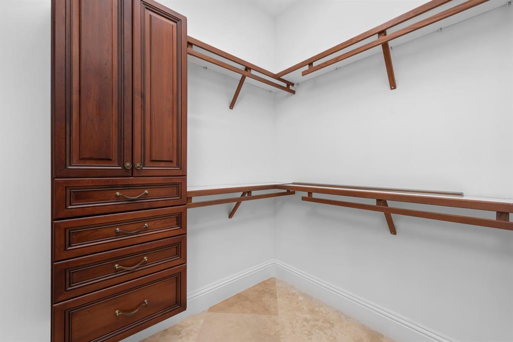 HARBOUR POINT MARINA - Residential