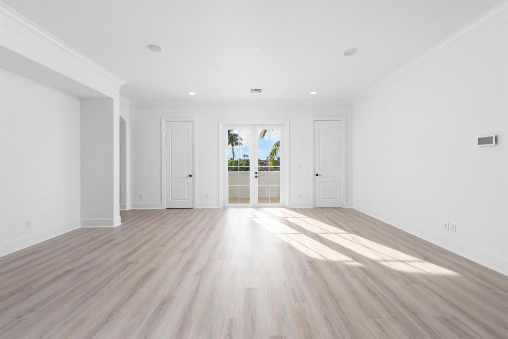 HARBOUR POINT MARINA - Residential