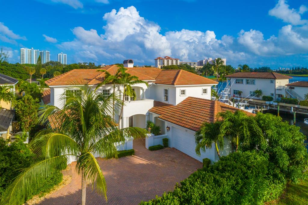 HARBOUR POINT MARINA - Residential