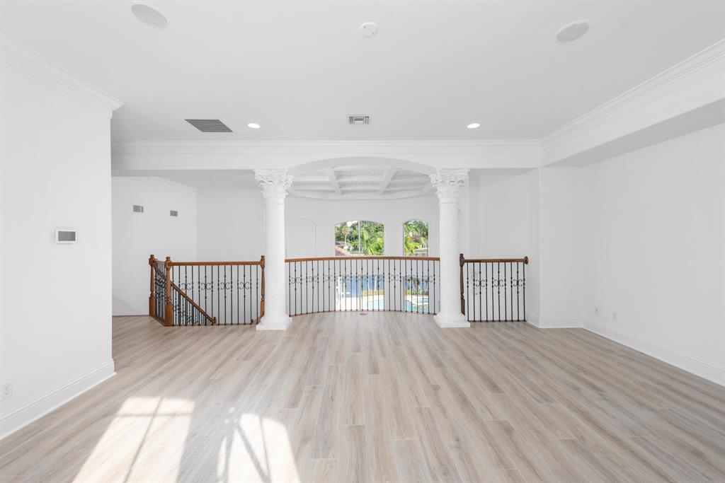 HARBOUR POINT MARINA - Residential