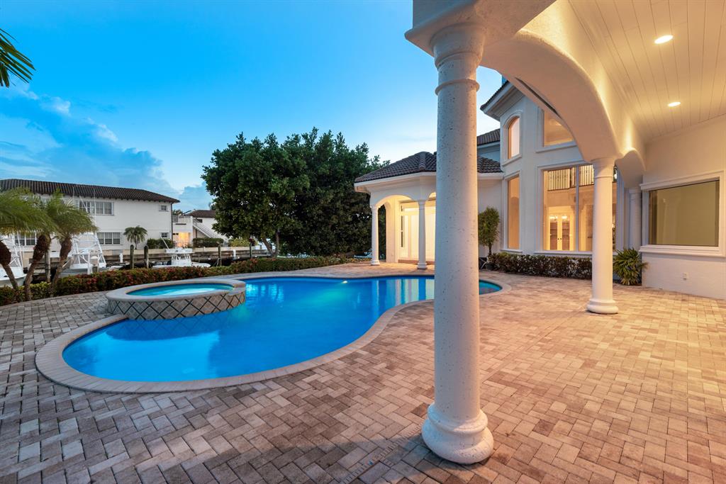 HARBOUR POINT MARINA - Residential