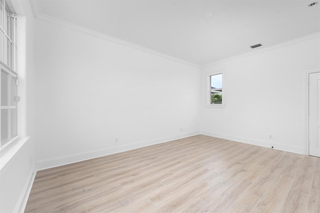 HARBOUR POINT MARINA - Residential