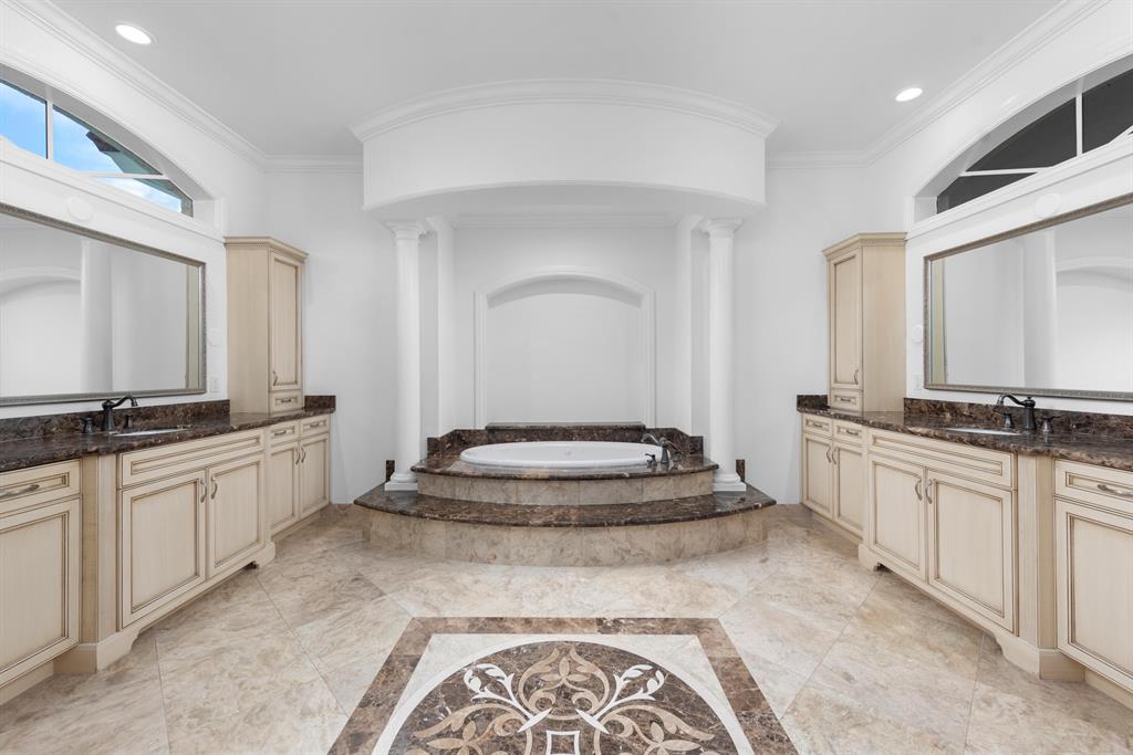 HARBOUR POINT MARINA - Residential