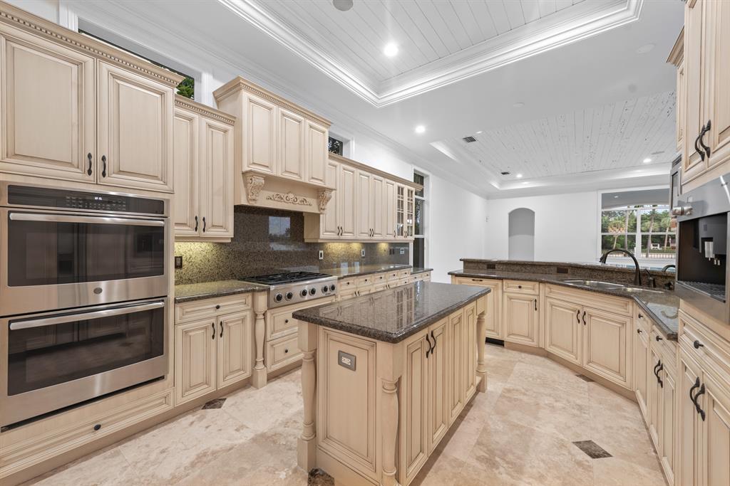 HARBOUR POINT MARINA - Residential