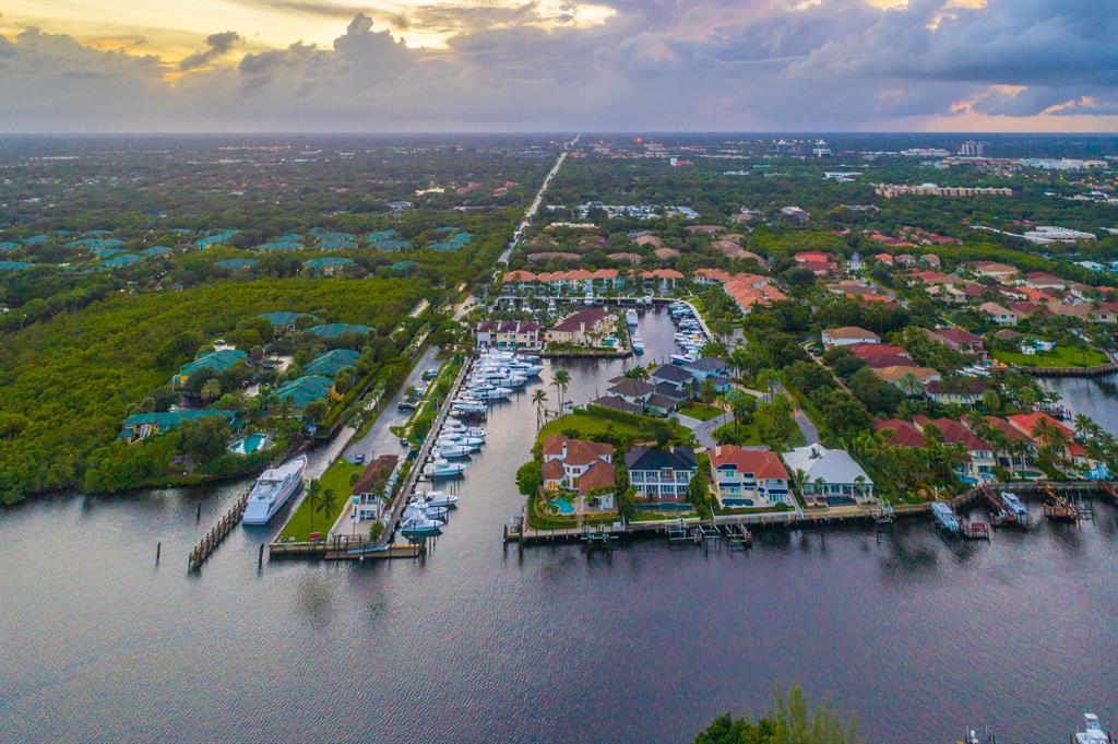 HARBOUR POINT MARINA - Residential