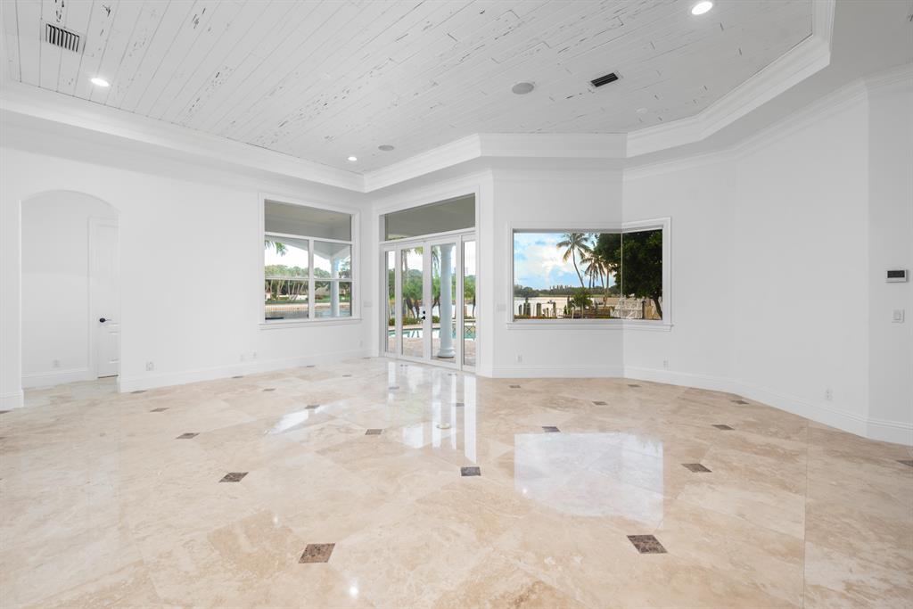 HARBOUR POINT MARINA - Residential