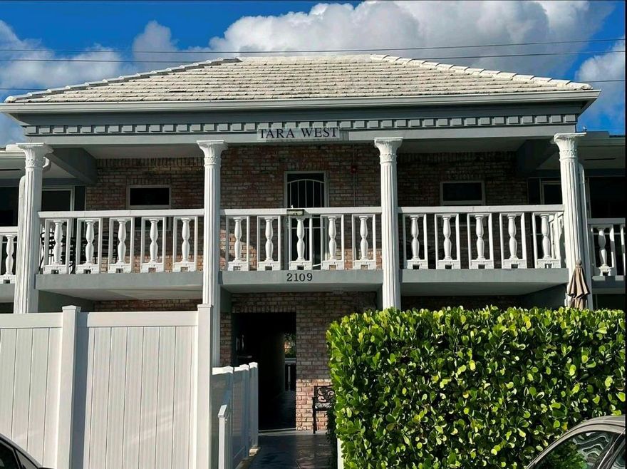 Charming East-Side Gem – Fully Furnished and Move-In Ready!
Enjoy coastal living at its best in this beautifully furnished rental located in a prime East location, just minutes from the beach, shopping centers, and dining options. Step into a bright, welcoming space that’s been thoughtfully furnished for comfort and convenience — simply bring your suitcase and start living!
This home offers everything you need for easy living in one of the most desirable areas of town. No pets allowed, ensuring a clean and quiet environment for all residents.
Application fee $150 Credit score required 700