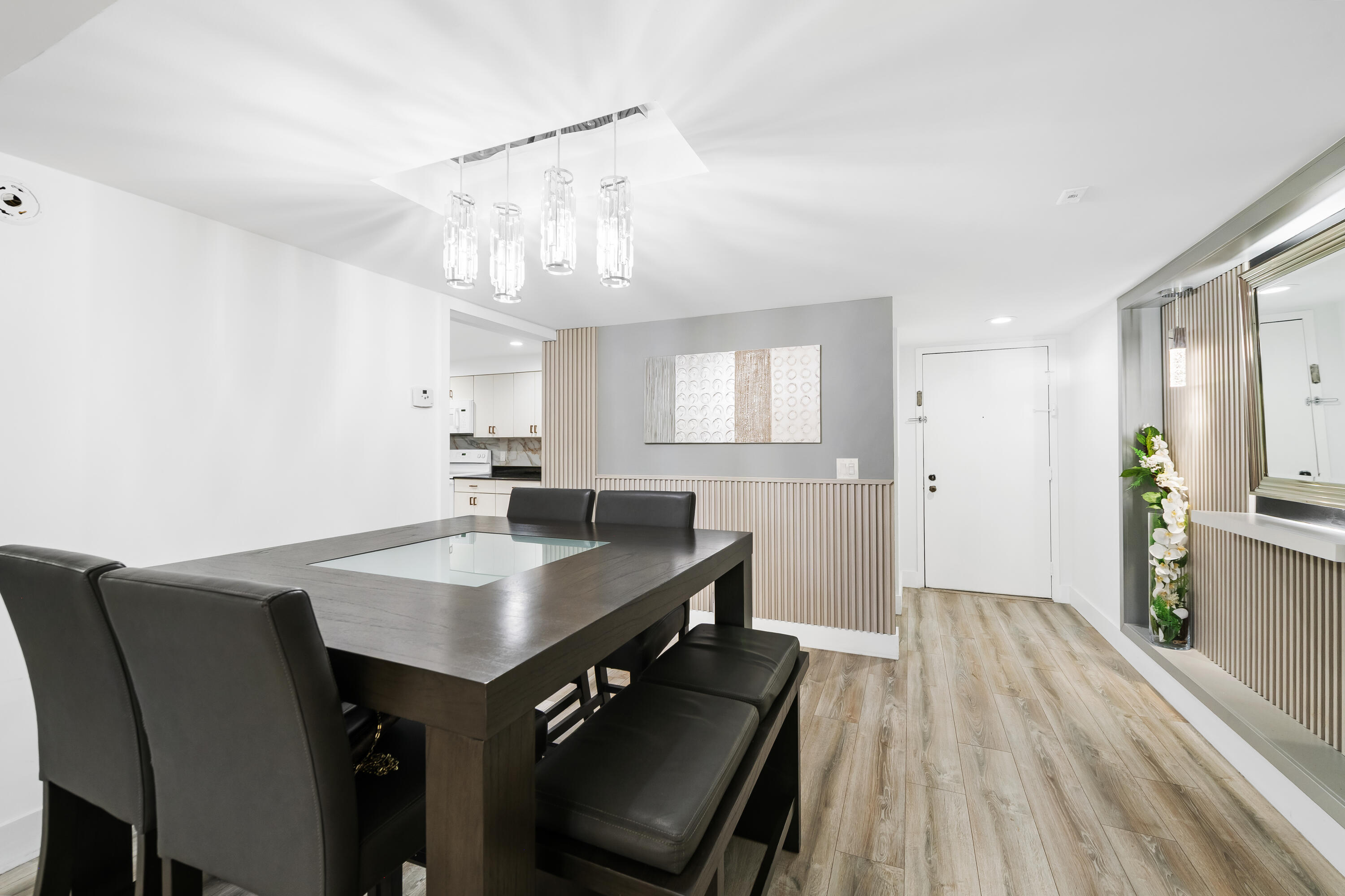 491 Racquet Club Road Unit 106