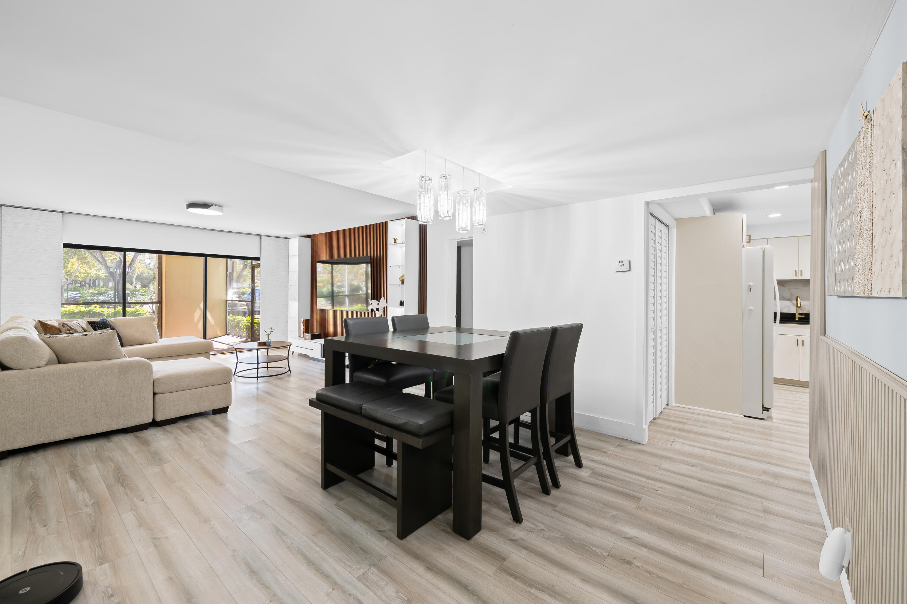 491 Racquet Club Road Unit 106