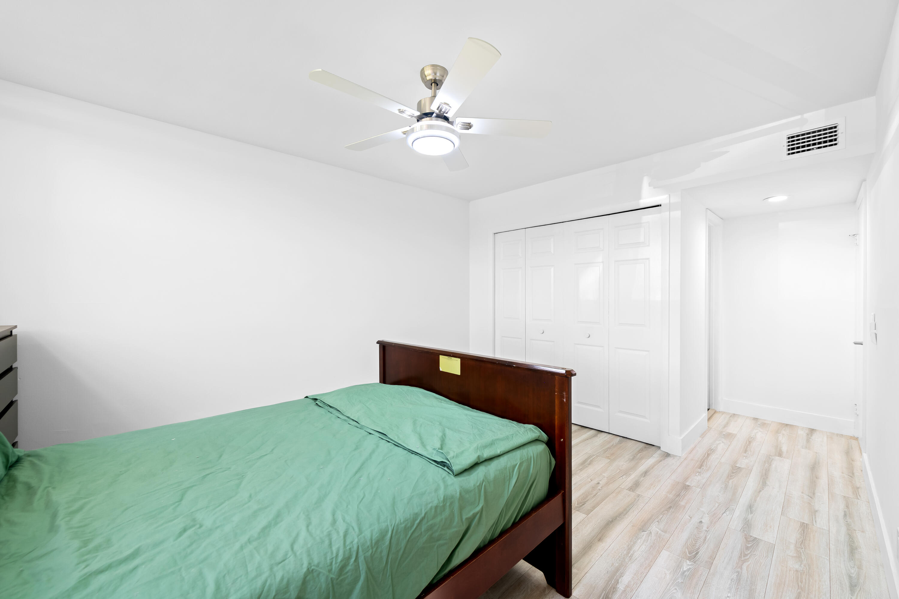 BLDG 130 OF COUNTRY CLUB APTS AT - Residential