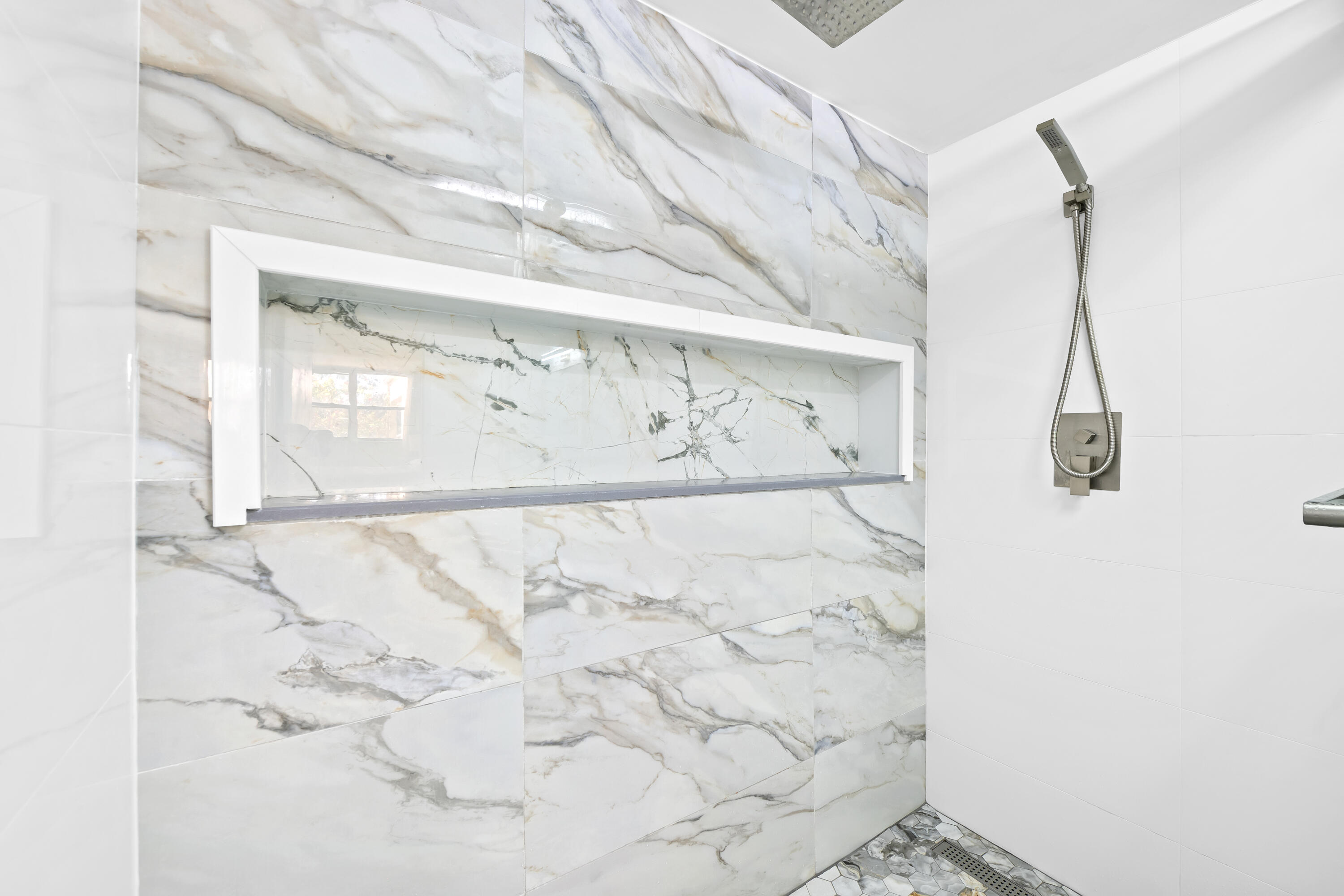 BLDG 130 OF COUNTRY CLUB APTS AT - Residential