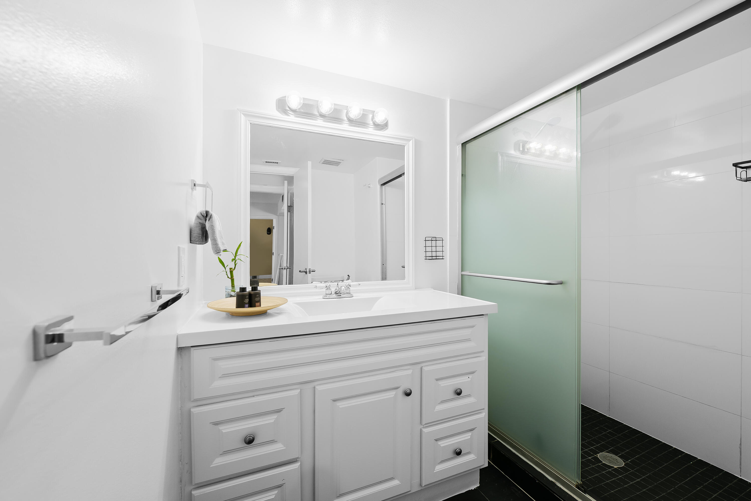 BLDG 130 OF COUNTRY CLUB APTS AT - Residential