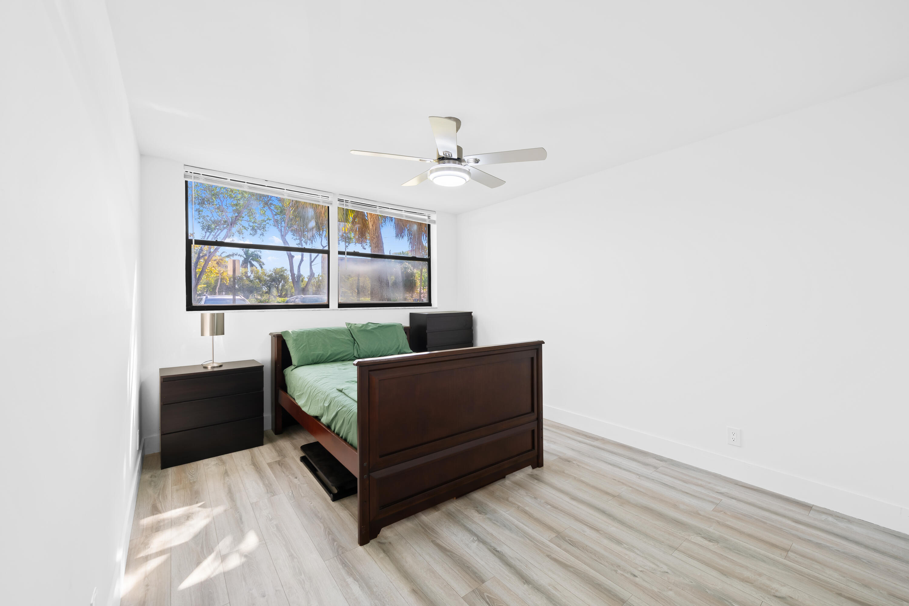 BLDG 130 OF COUNTRY CLUB APTS AT - Residential