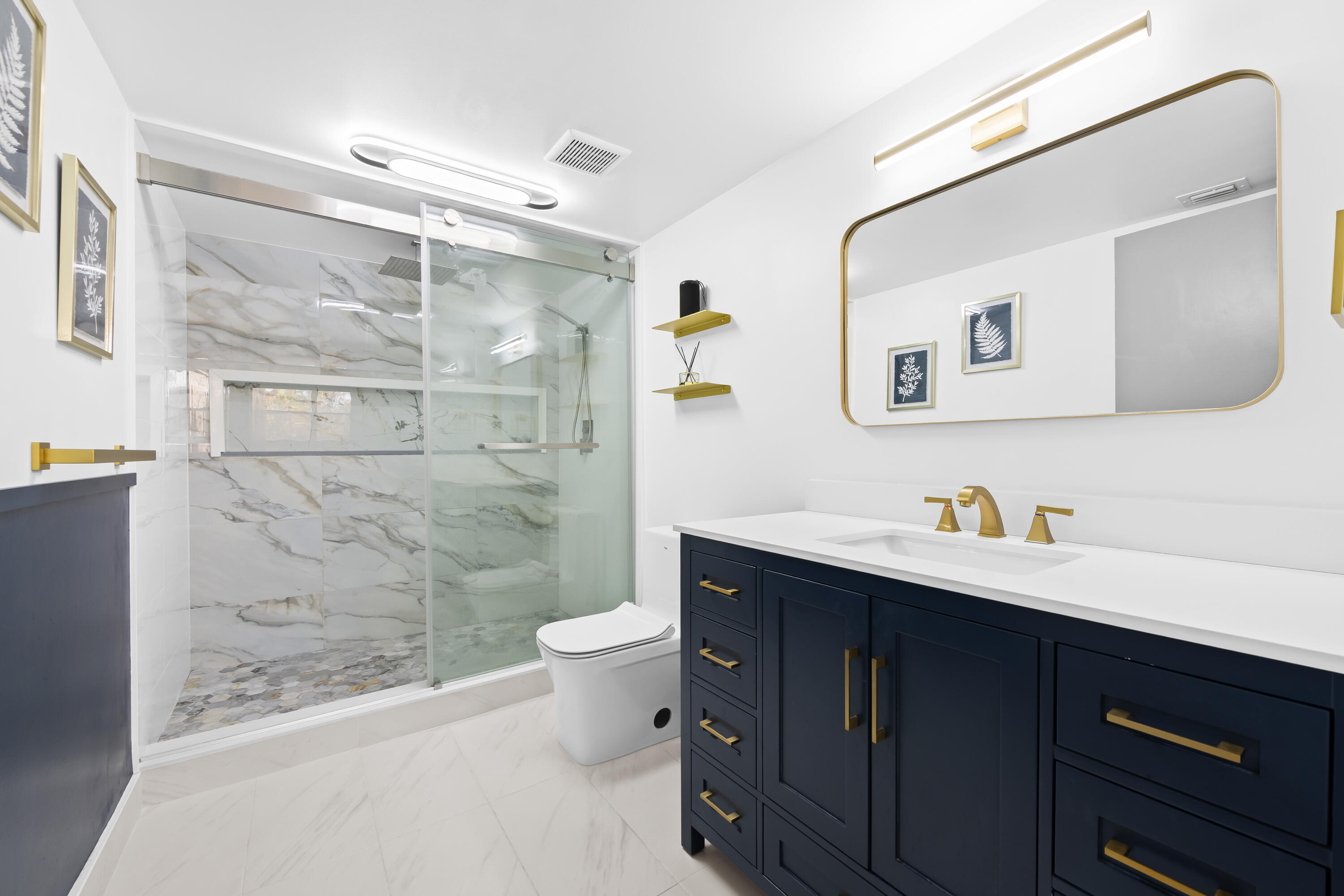 BLDG 130 OF COUNTRY CLUB APTS AT - Residential