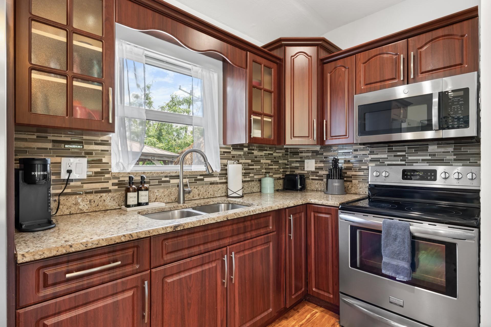1407 Ontario Dr