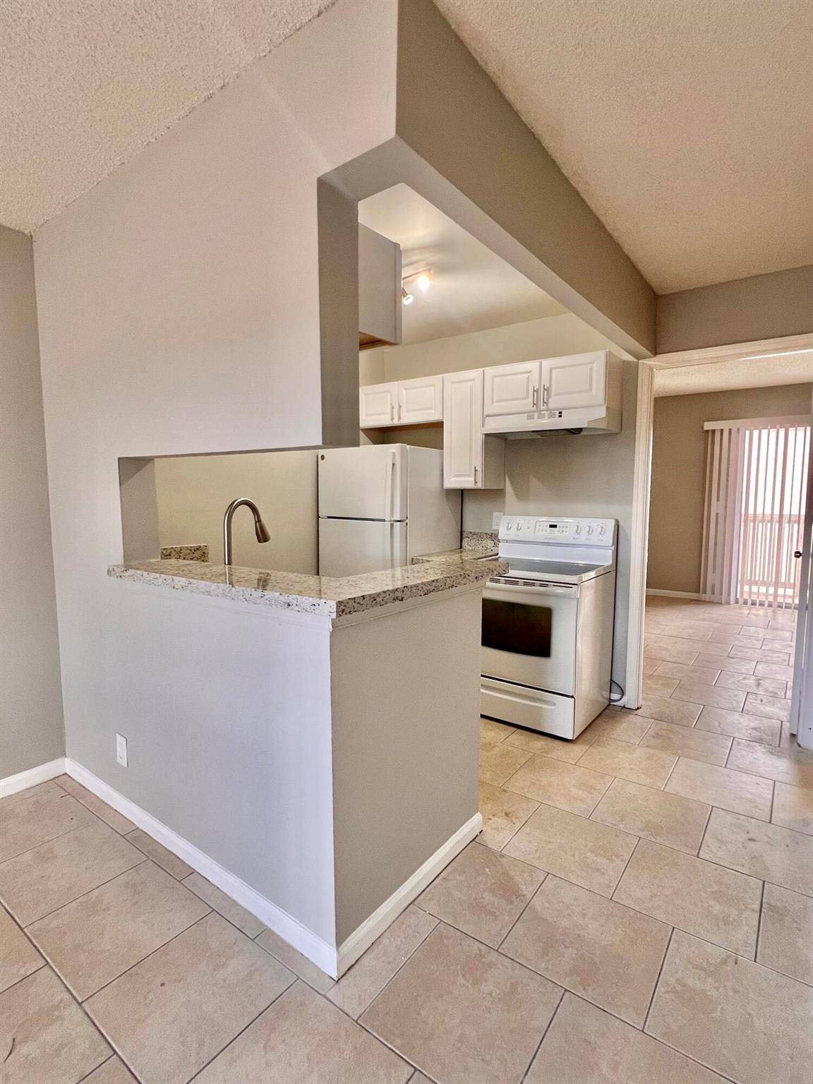 CROSS CREEK CONDO - Residential Lease