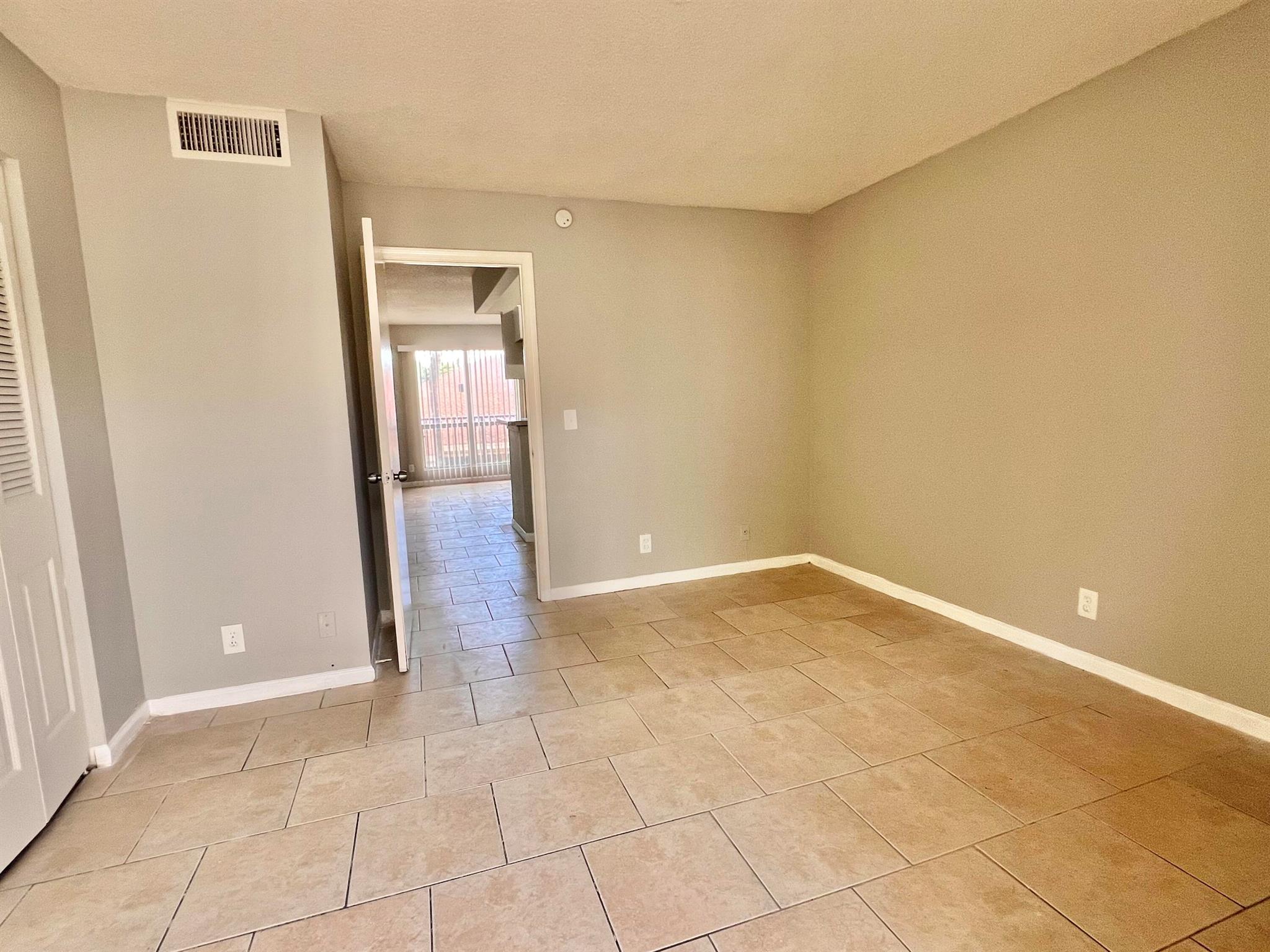 CROSS CREEK CONDO - Residential Lease