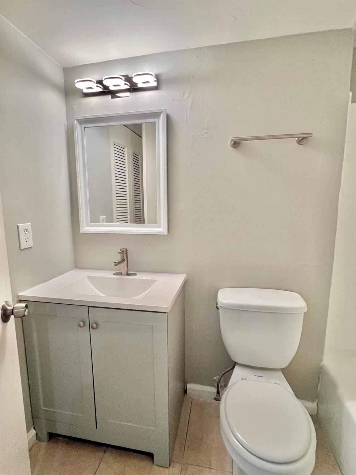 CROSS CREEK CONDO - Residential Lease