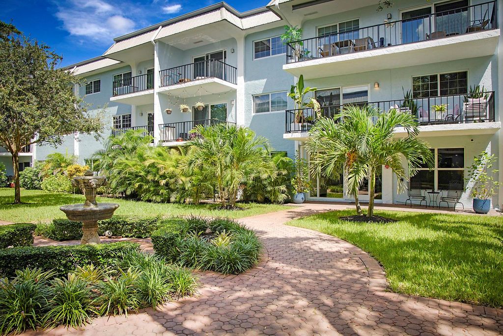 Photo of 3002 NE 5th Terrace #215B, Wilton Manors, FL 33334 (MLS # F10528704)