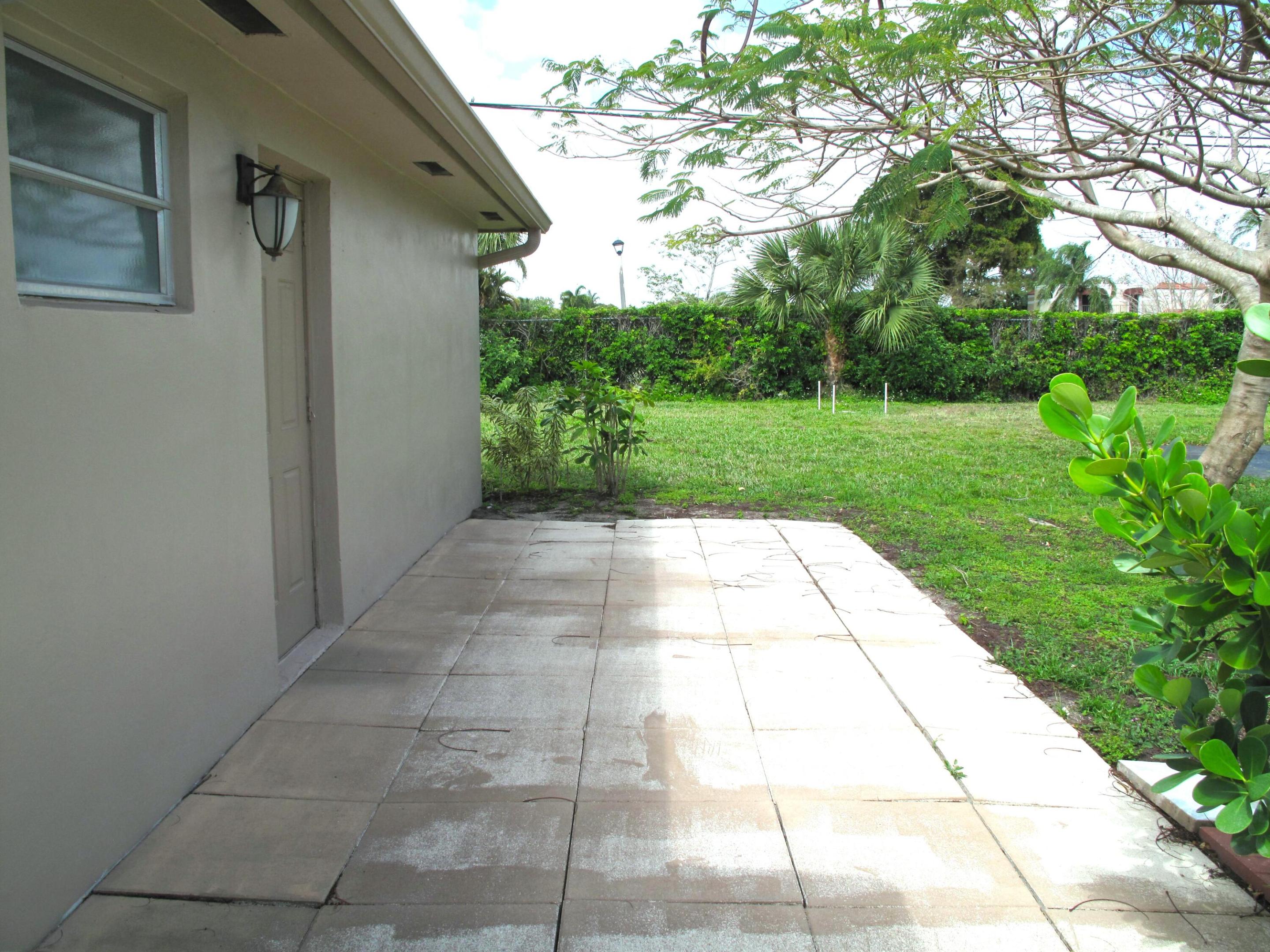 HIGH POINT OF DELRAY SEC 6 CONDO - Residential