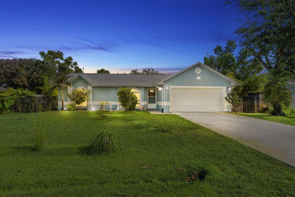 Photo of 2182 SE South Buttonwood Drive, Port Saint Lucie, FL 34952 (MLS # B26060698)
