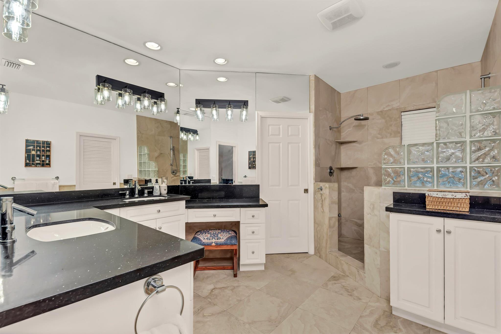 HERITAGE OAKS - Residential