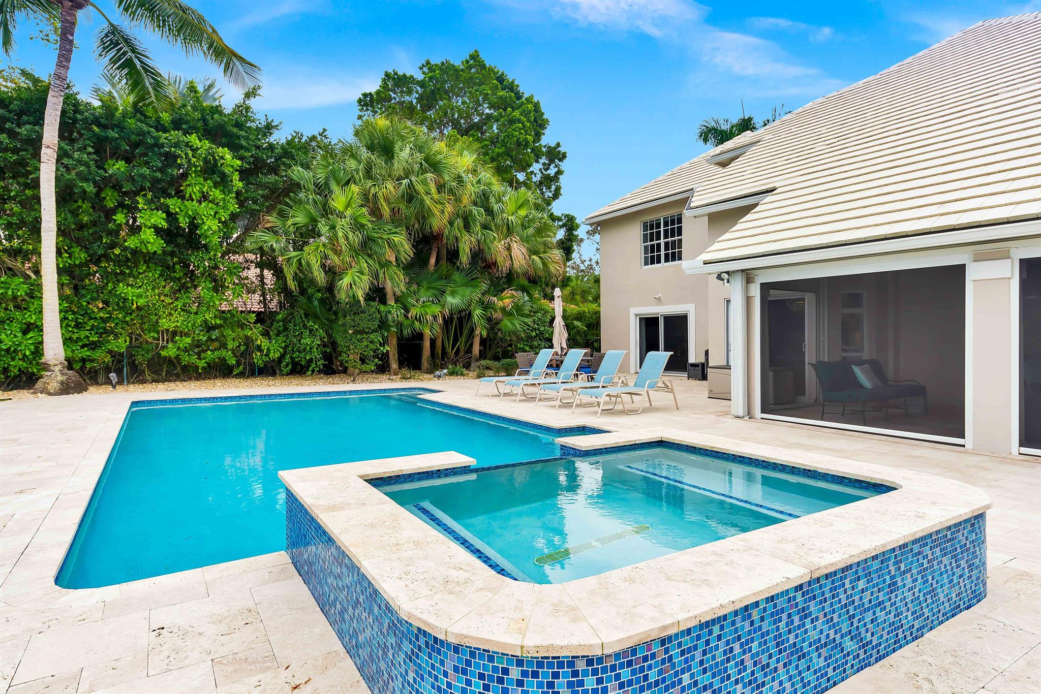 HERITAGE OAKS - Residential