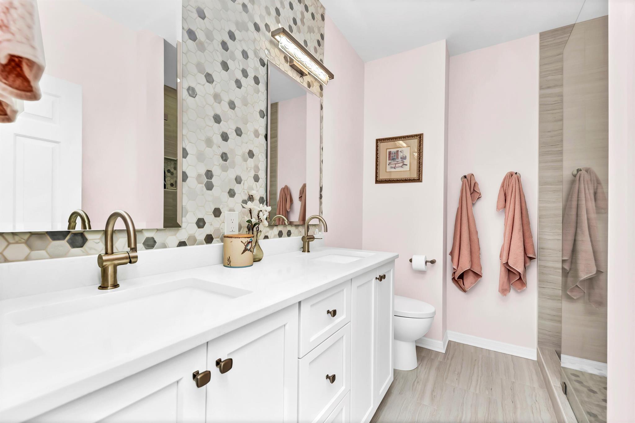 HERITAGE OAKS - Residential