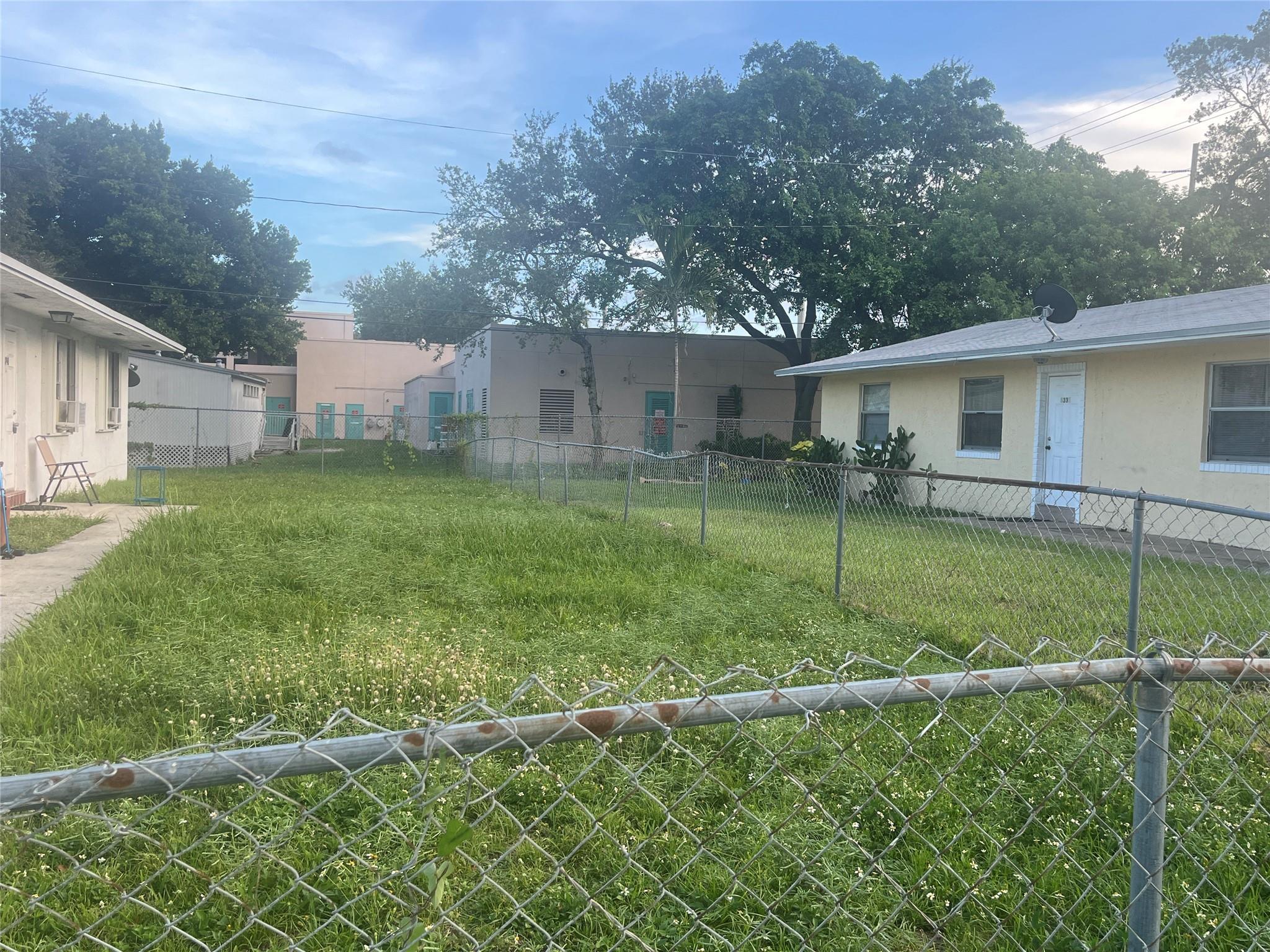 6332-6334 Polk St