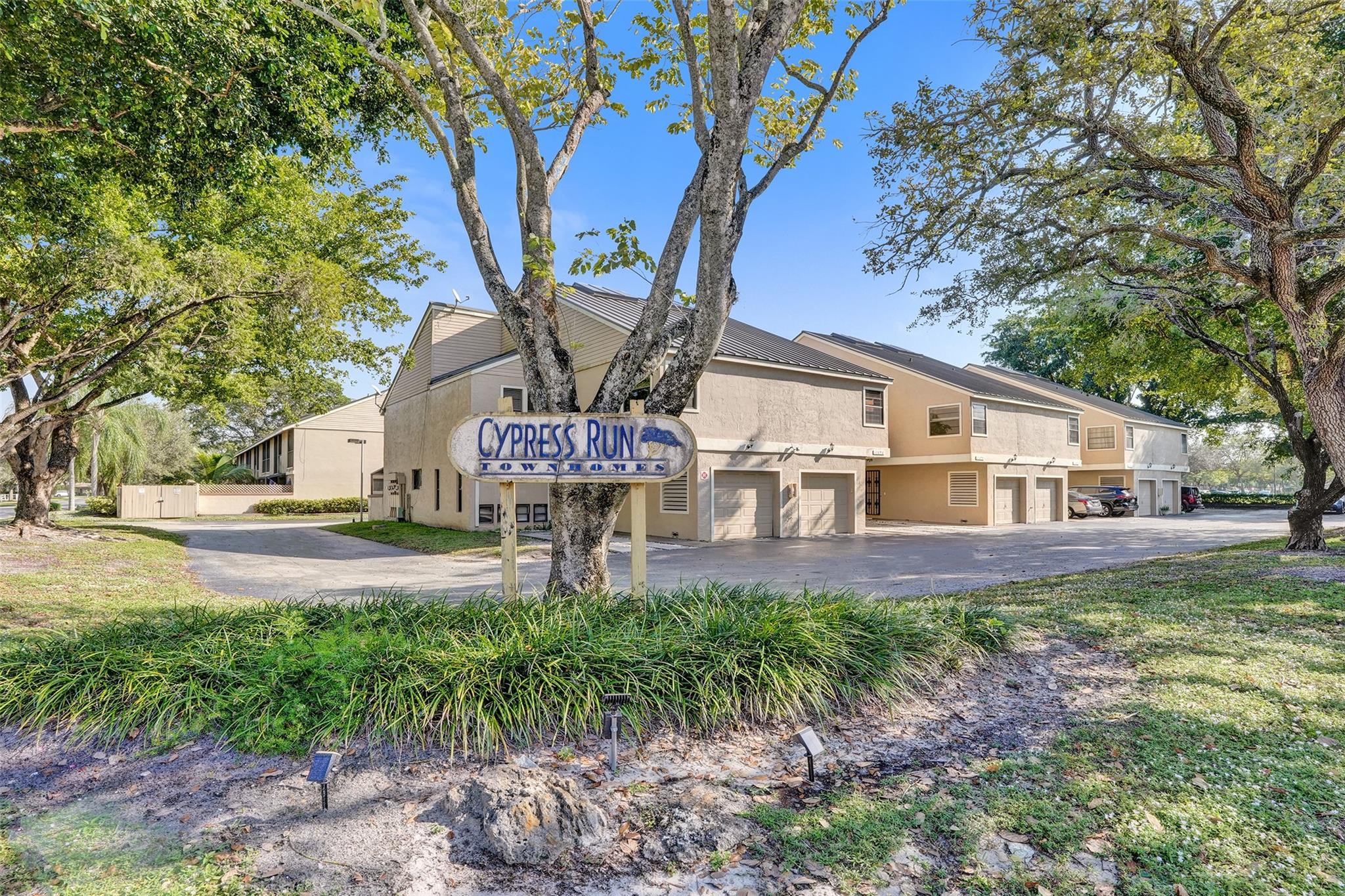 Cypress Run Townhomes - Residential