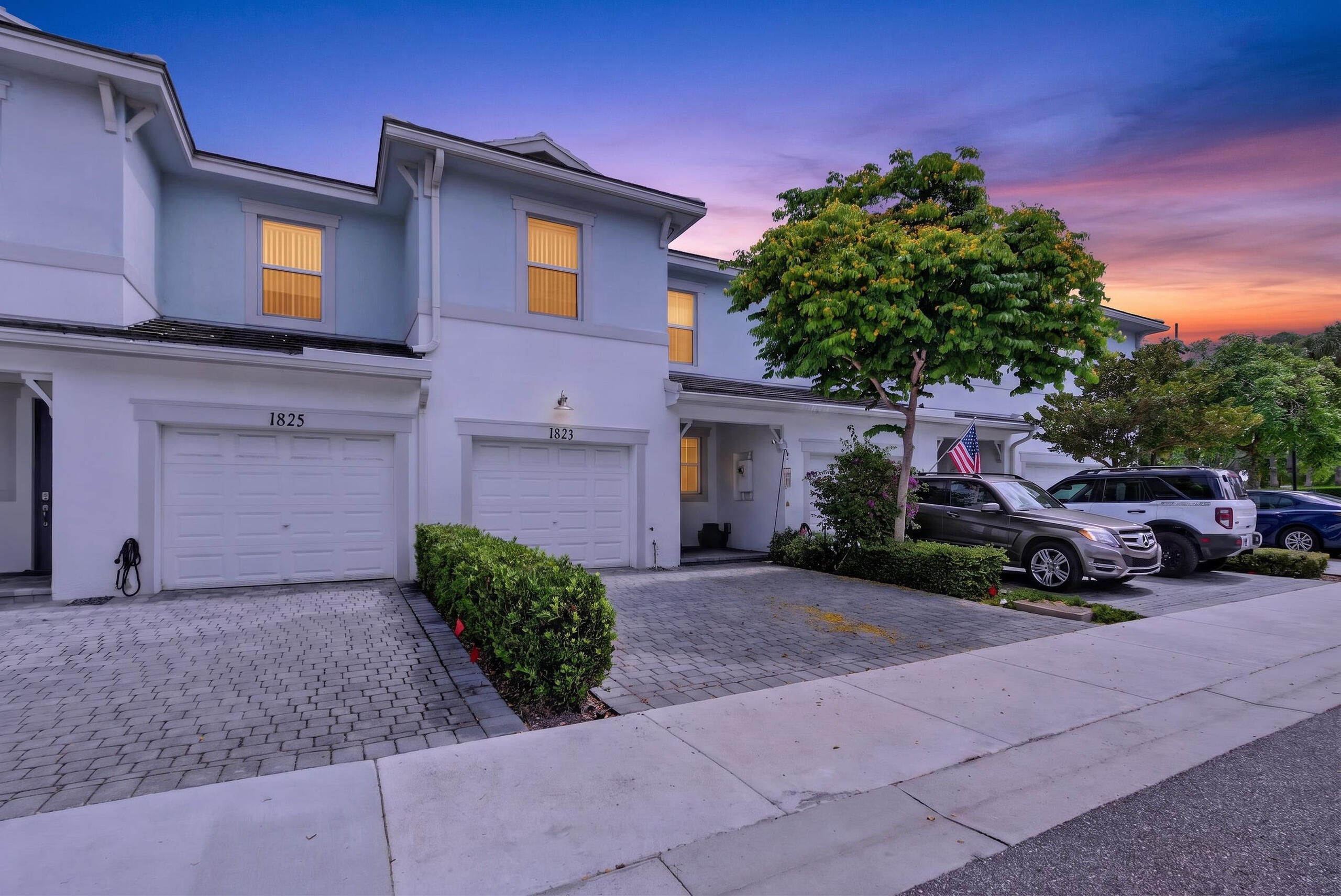 1823 Sandpiper Pointe Place