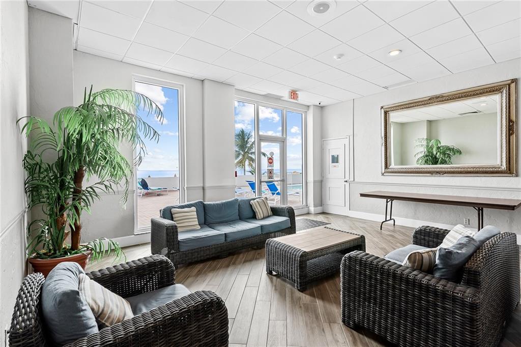 GALT TOWERS - Residential