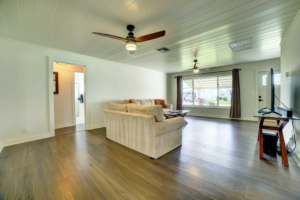 Photo of 132 NW 10th Court, Boynton Beach, FL 33426 (MLS # B26007069)