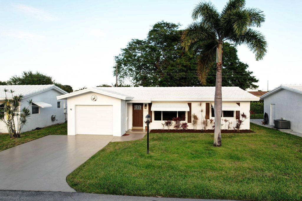 Photo of 132 NW 10th Court, Boynton Beach, FL 33426 (MLS # B26007069)