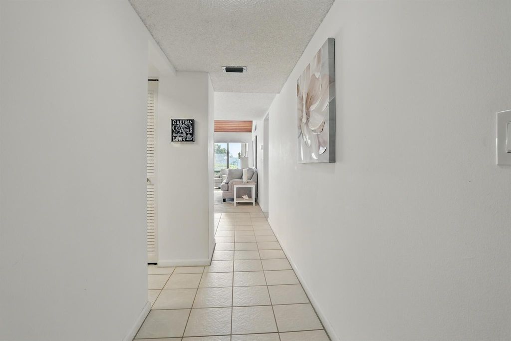 listing image 0