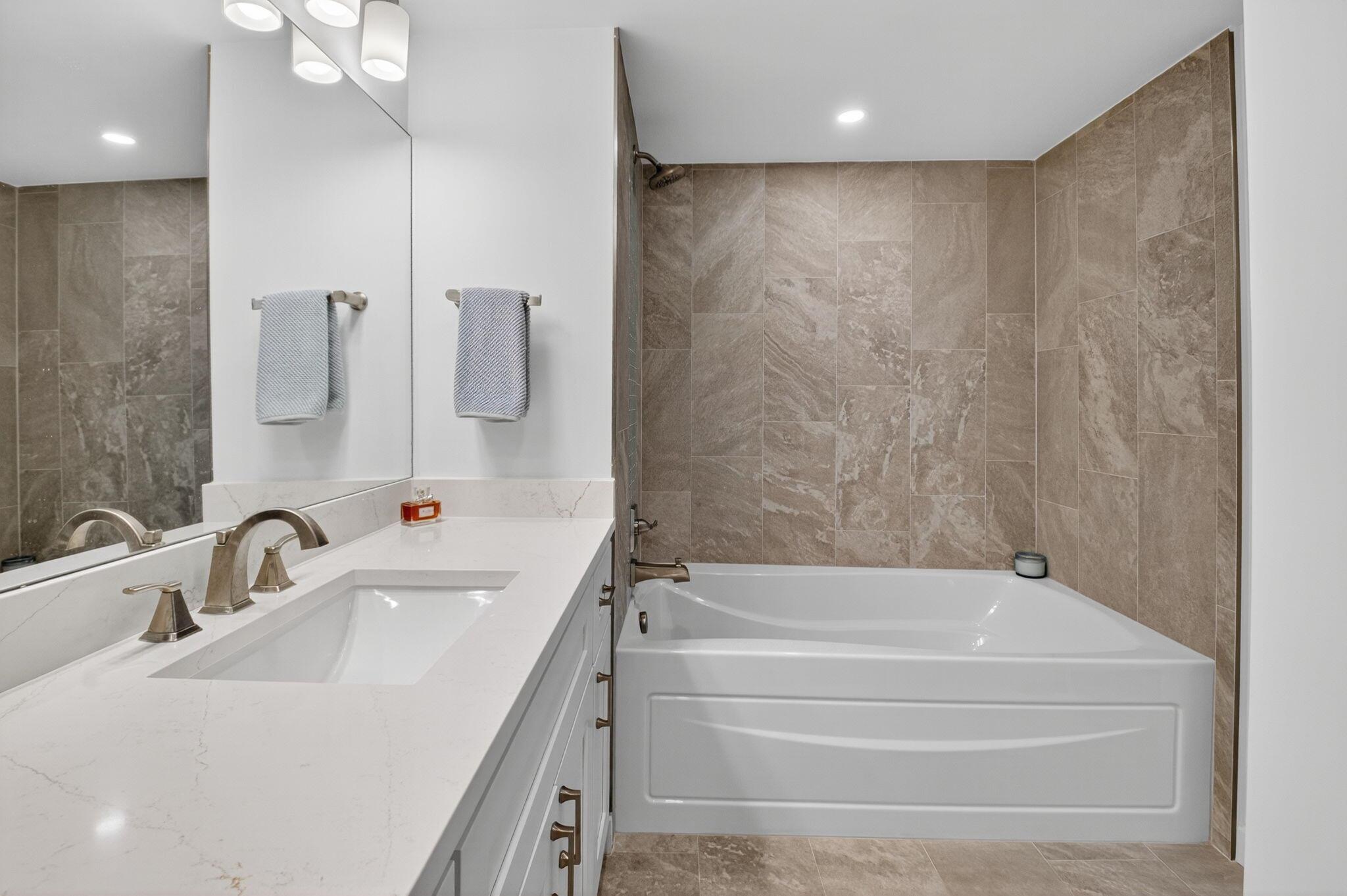 TRAFALGAR OF HIGHLAND BEA - Residential