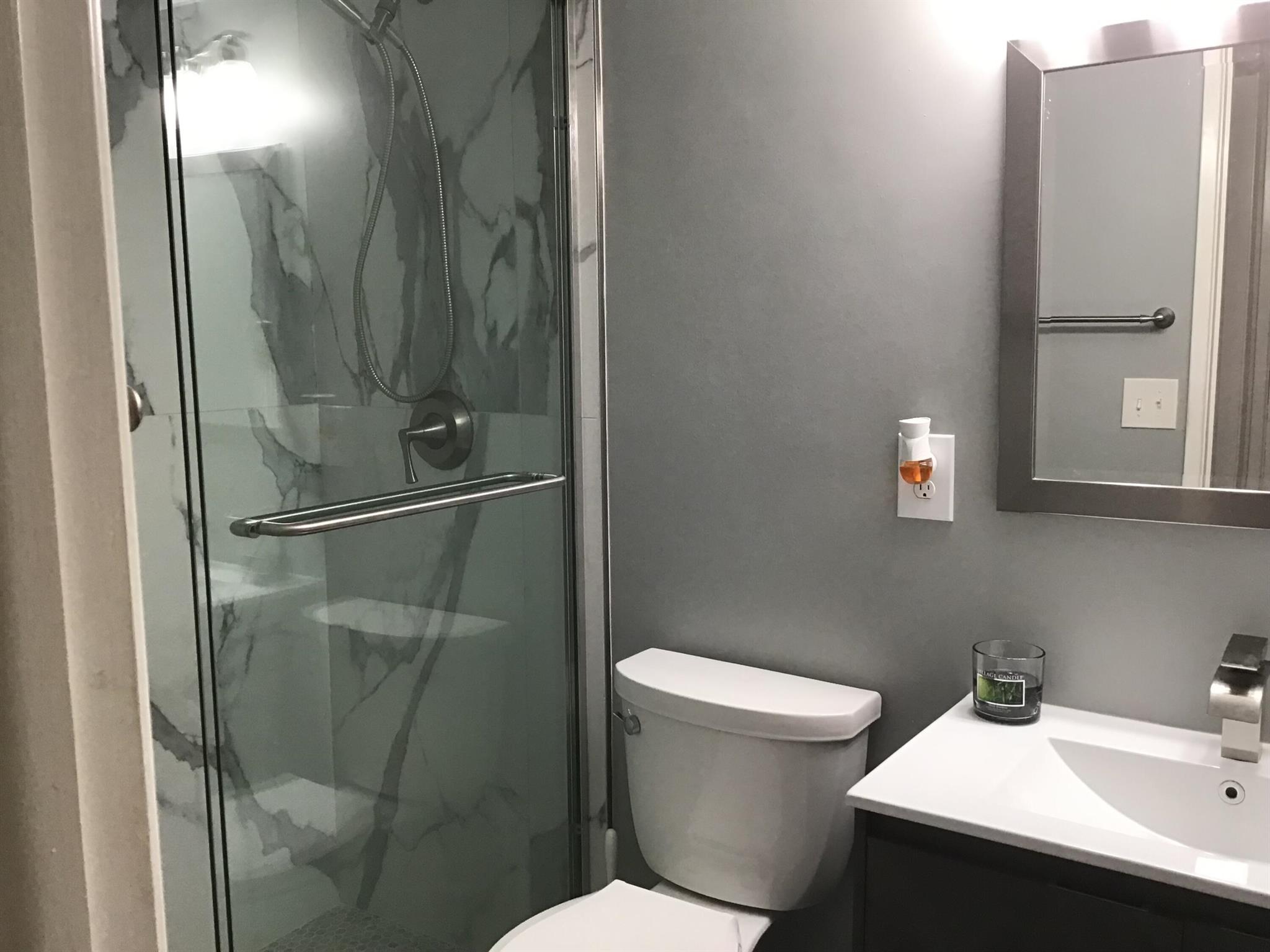 LIGHTHOUSE POINT PLAZA - Residential