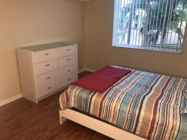 HYPOLUXOS MARINERS CAY CONDO - Residential Lease