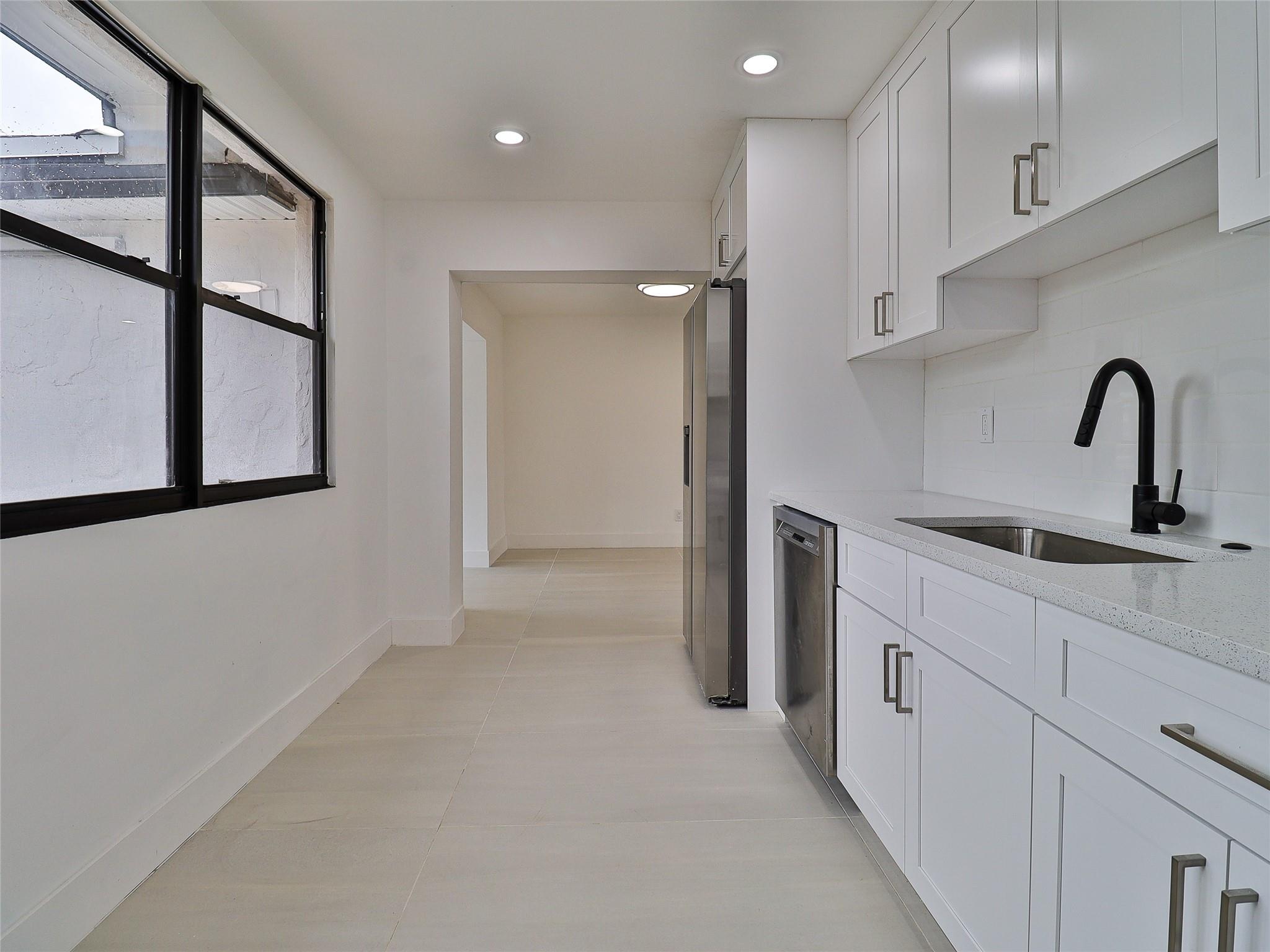 Cresthaven 10 46-25 B - Residential