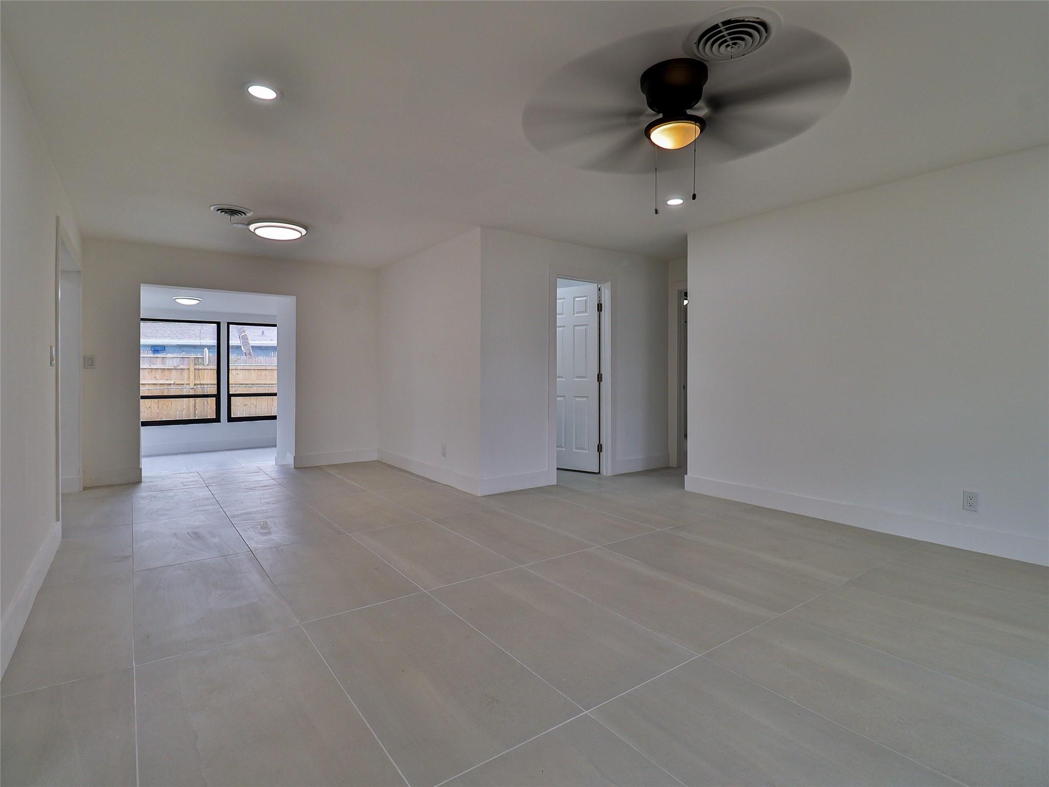 Cresthaven 10 46-25 B - Residential