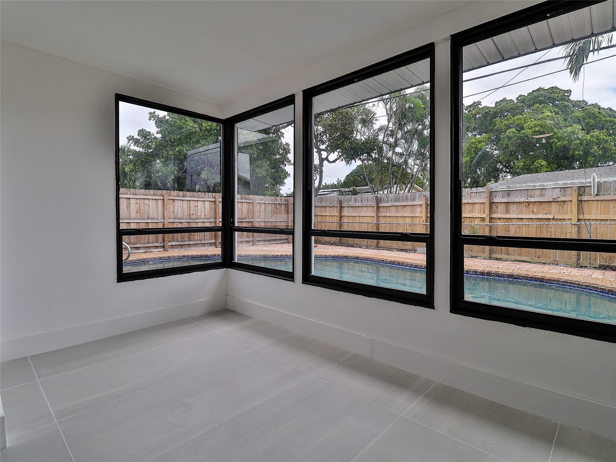 Cresthaven 10 46-25 B - Residential