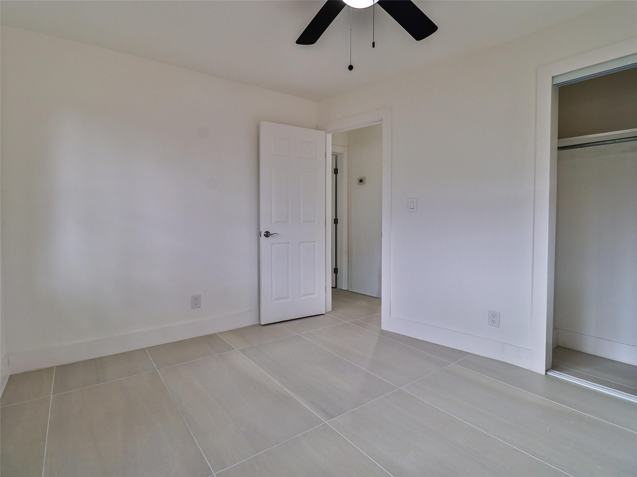 Cresthaven 10 46-25 B - Residential