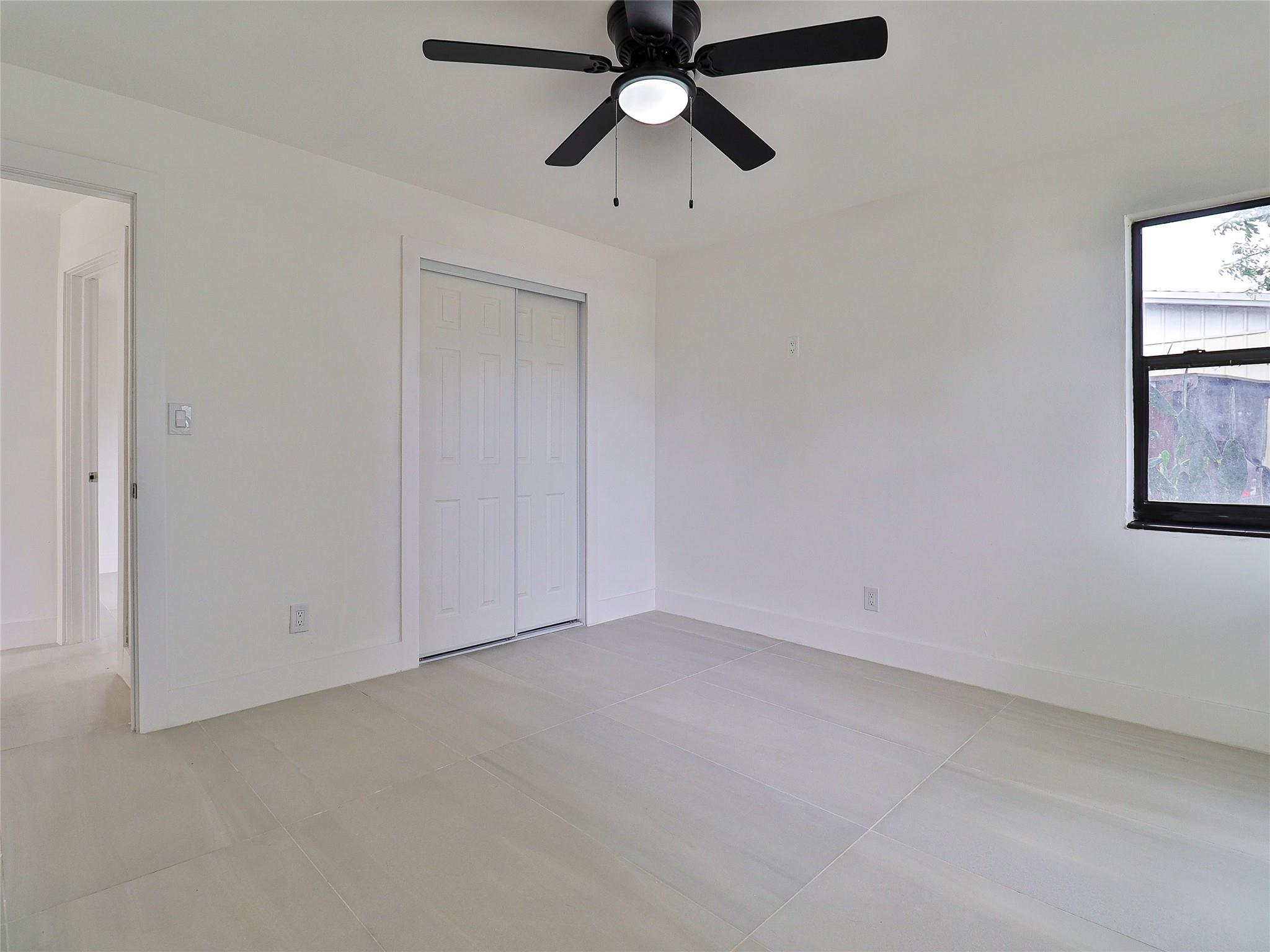 Cresthaven 10 46-25 B - Residential