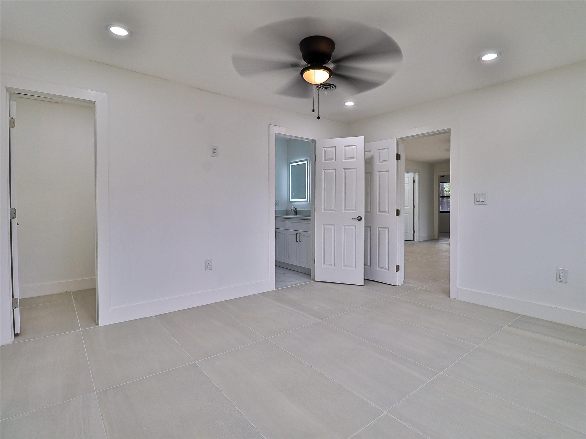 Cresthaven 10 46-25 B - Residential