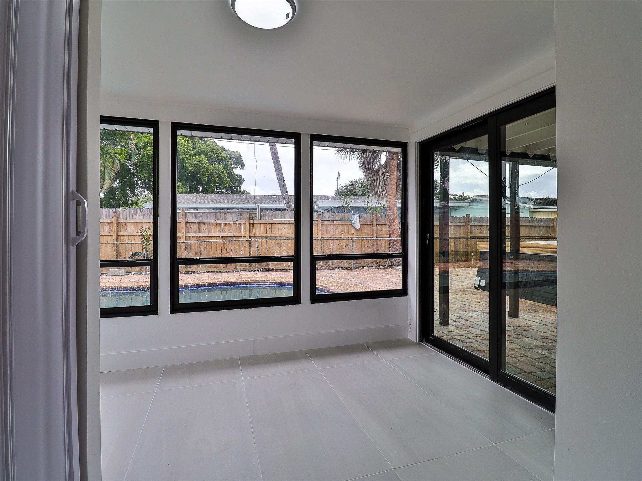 Cresthaven 10 46-25 B - Residential