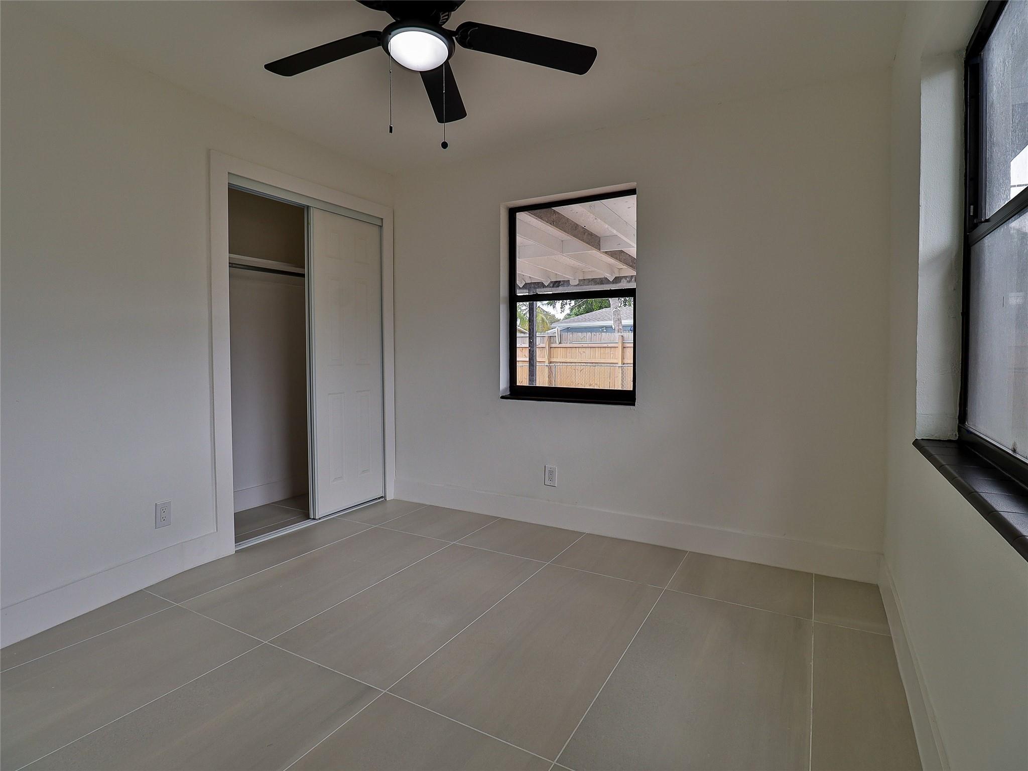 Cresthaven 10 46-25 B - Residential