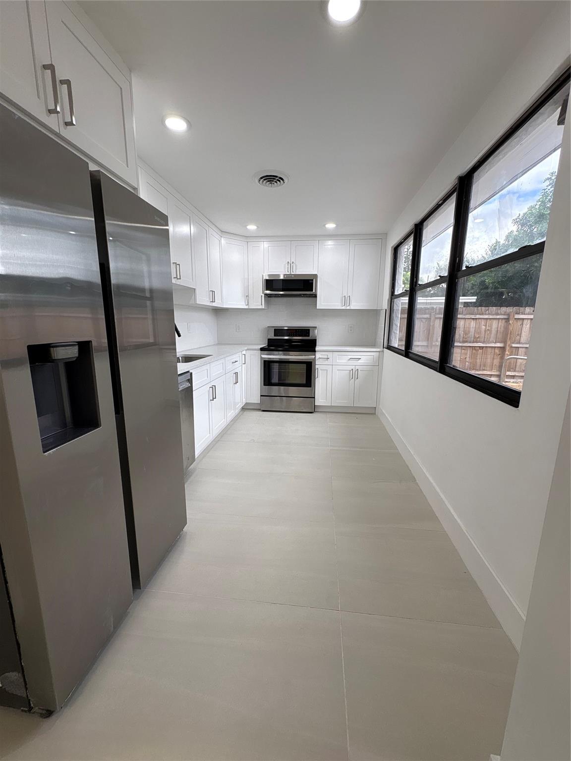 Cresthaven 10 46-25 B - Residential